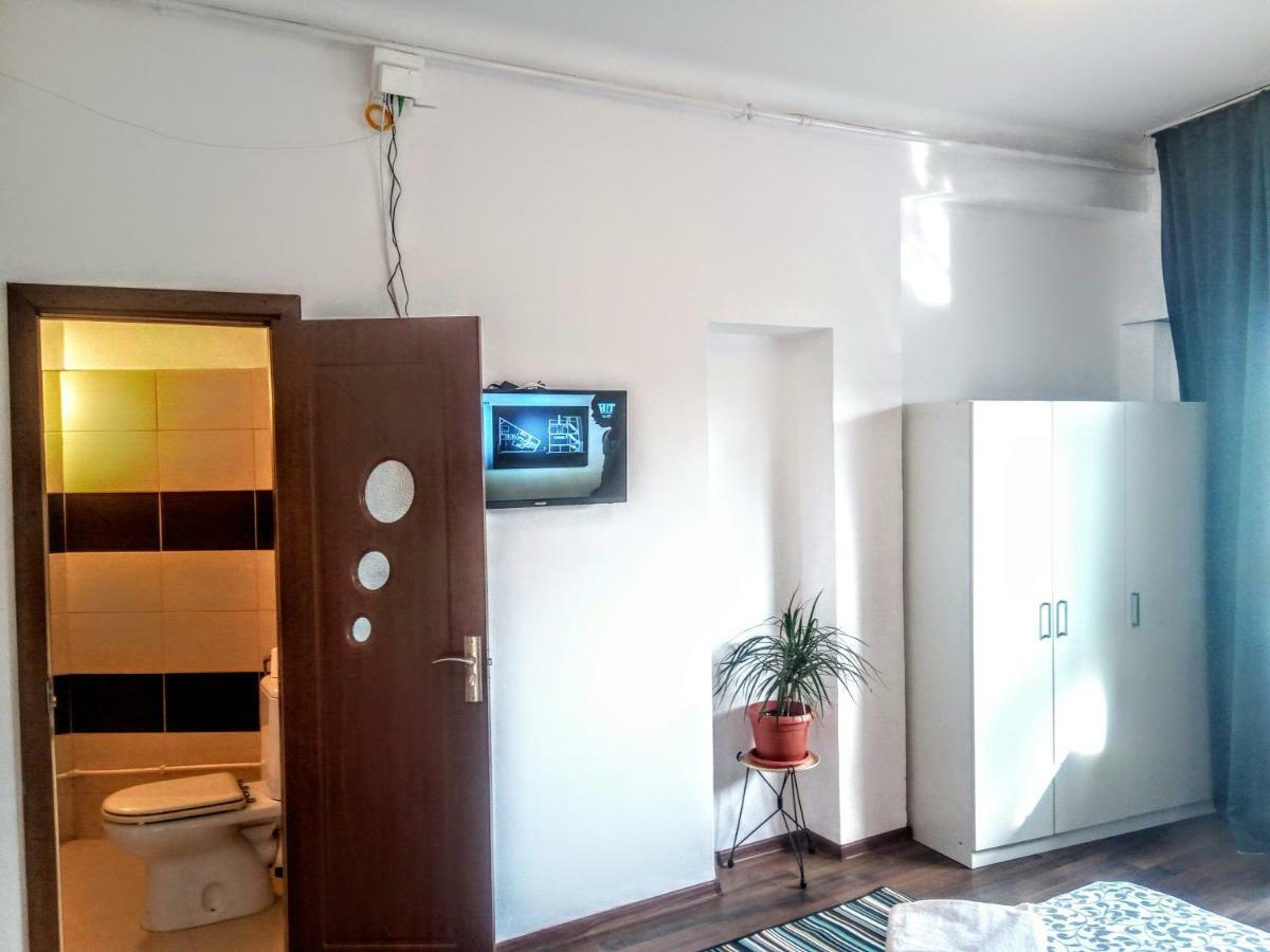 Central Bright Modern Studio Bucarest Extérieur photo
